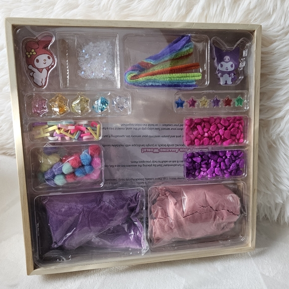 HELLO KITTY and FRIENDS Sensory Play Bin Chase Your Dreams - Picture 3 of 12